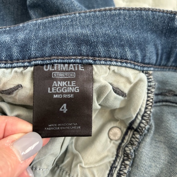 Express Ankle Jeans - Picture 7 of 7